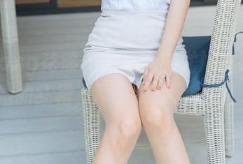 HuaYang花漾 - 月光下的尤妮丝Egg与她的红裙，原图说明了一切！