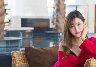 IMiss爱蜜社 - 莉娜lena的免费写真，与奶牛同框，你准备好接受挑战了吗？