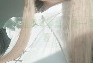 K酱：性感快递员写真集，来一单清凉一夏