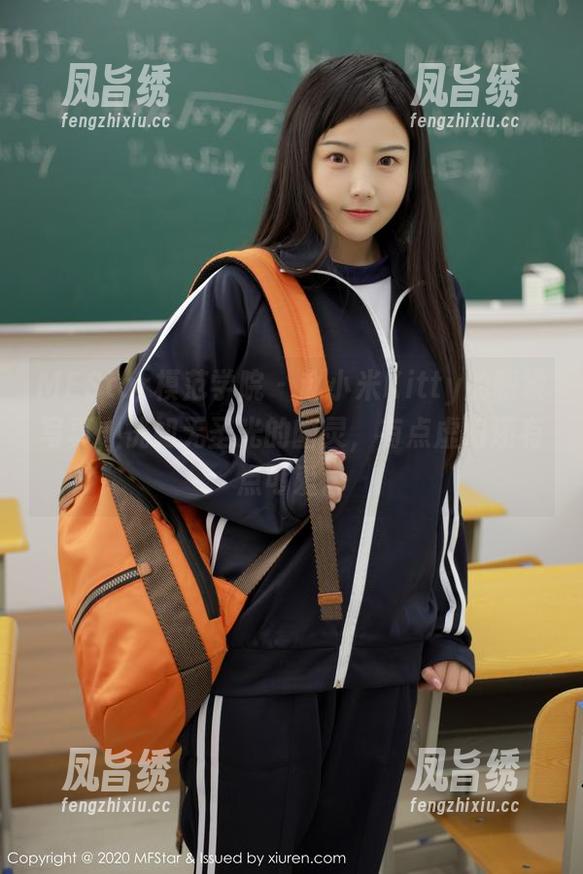 MFStar模范学院 - 赵小米Kitty的眼镜写真，恍如无圣光的幽灵，有点虚幻还有点可爱。