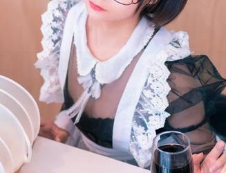看这里！喵糖映画的免费照片，泳装JK制服秀，真是肆无忌惮的眼福。