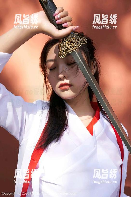 MiiTao蜜桃社 - 翻开蜜蕊Mary的美腿图包，意料之外的好，毕竟腿美人间稀有