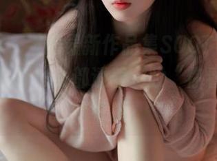 MyuA(뮤아)的最新作品集SOOTV，黑色连衣裙，每一寸都透着一股“你看不懂”的气息。