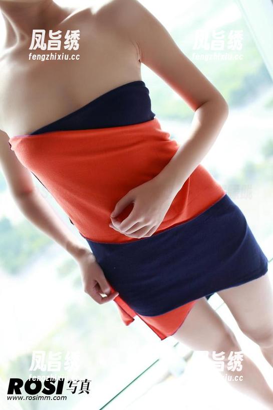 ROSI的比基尼写真，来吧，品味那朦胧的水波感！