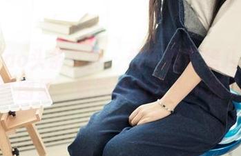TouTiao头条女神 - 想不到唐嫣儿最新熟女套图里，竟然还有这些小细节…