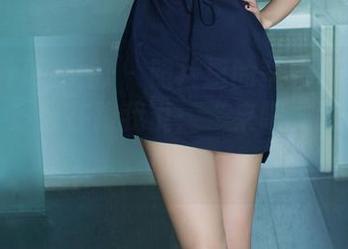 TuiGirl推女郎 - 照片里的李丽莎和她的制服，好像在跟我说：“来吧，跟上节奏！”