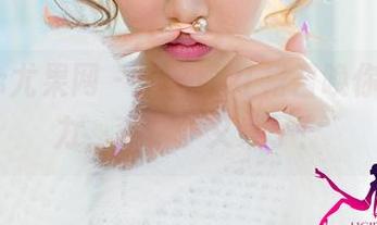 UGirls尤果网 - 在线，红裙召唤你的注意力，李思宁又来了！