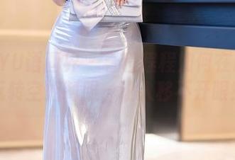 XIAOYU语画界 - 看程程程如何在原图里玩转空姐制服，让人移不开眼！
