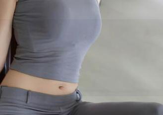 Xiuren秀人网 - 就在这里！HeyuZhang空姐套图新更新，许多细节让人不禁想多想一下。