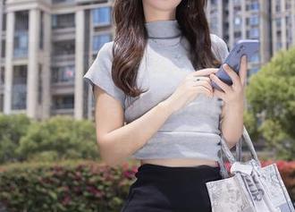Xiuren秀人网 - 周慕汐baby的私房红裙写真攻略：没有小猫们的照片就不算真真实！