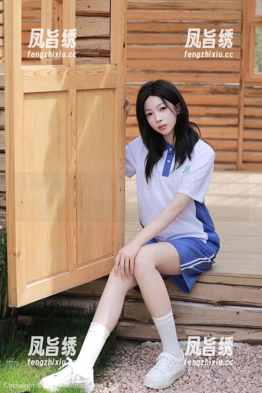 Xiuren秀人网 - 娜露Selena的长腿，图库里的树丛里漫步的决策