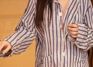 Xiuren秀人网 - 我又在林文文的天台写真更新里迷失，手一抖又收藏了…