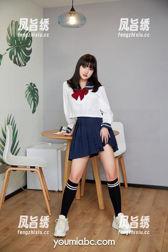YouMi尤蜜荟 - 原图里的合法萝莉，校服穿搭中的迷人小细节，你发现了吗？