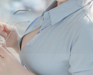 套图放出，校园里的Zzyuri跟电影里的女主一样，哈哈。