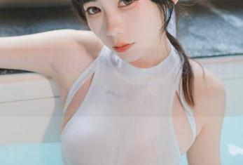 不同的角度看usejan蓝蓝的白色连帽衫，合集等你来下载。