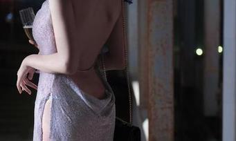 一米八的大梨子和她的美脚挑战：这组作品让人一秒想去沙滩！