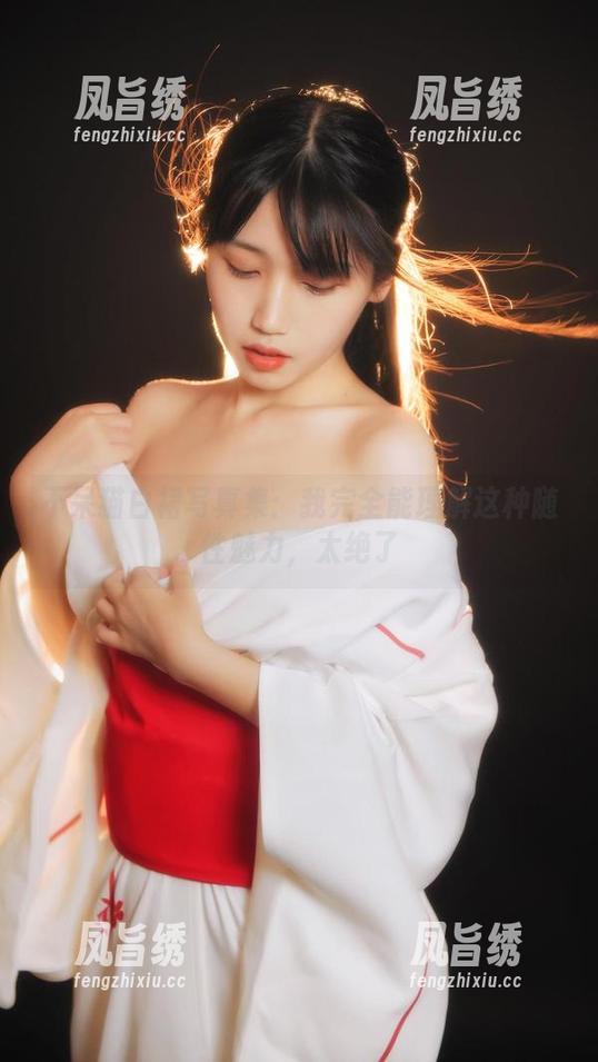不呆猫 不呆猫白裙写真集:我完全能理解这种随性魅力,太绝了