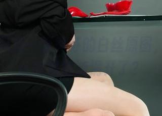 丽柜 - 只是一张黄芬的白丝原图，怎料却让我思绪漩涡开了？