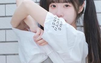 挤来挤去的电车，记录下可可小白兔的“女高中生”cos照片，好欢乐