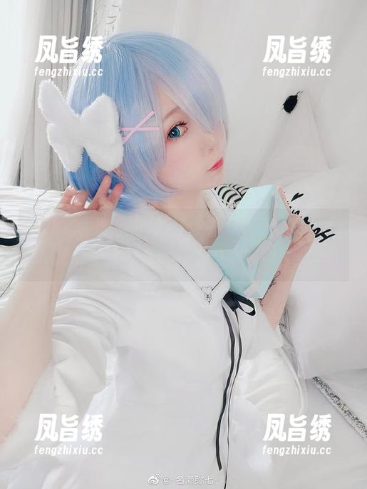 要想白得出众，下载几张名濑弥七的作品不错，但你知道吗？白色衣服会显胖哦！