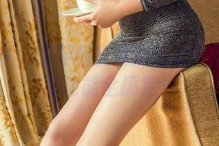 头条女神 - 想要杨曼妮的毛衣？网盘和下载功能全搞定！