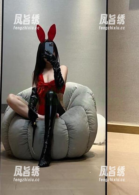 微密圈 - 看奔跑的晶骡儿的红色吊带丝袜，精选写真里的每一丝诱惑都说不完！