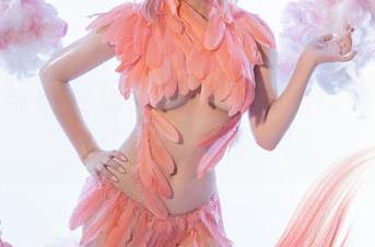 办公室写真合集：奶桃桃教你如何在工作里注入一点甜蜜！