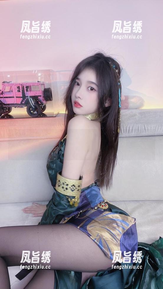 升级版：小小奶瓶儿的双马尾制服恰到好处，壁纸天天送！