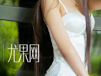 尤果网 - 喜欢这轻松的夏日气息，佟蔓的最新美图让我jawdrop了全场
