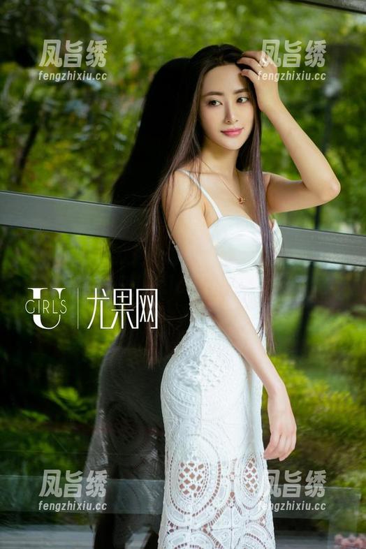尤果网 - 喜欢这轻松的夏日气息，佟蔓的最新美图让我jawdrop了全场