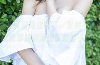 尤蜜荟 - 高清海边写真，果然不柠bling就像那颗被海浪亲吻的小星星