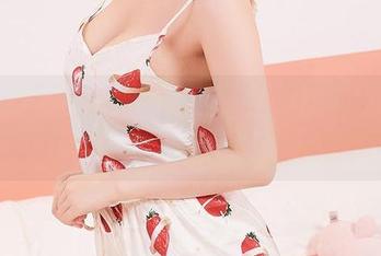 尤蜜荟 - 无圣光，仅有女仆：颜美汐的图包新高度！