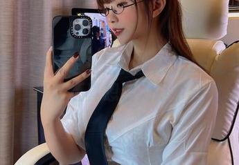 微密圈 - 你从未见过的张思允JK无圣光合集，偶尔还真想给她打个分数。
