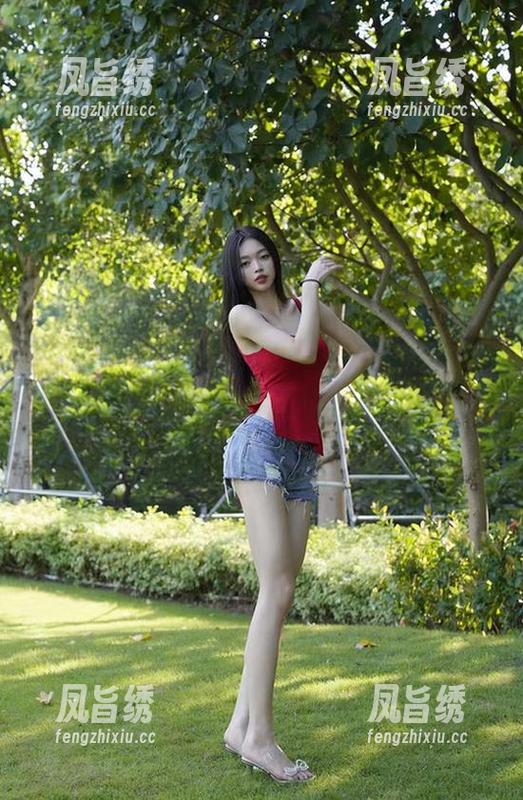 微密圈 - 继续划去，私房图鉴中的徐珺大哥仿佛在耳边低语，性感就是拨动心弦的艺术呀。