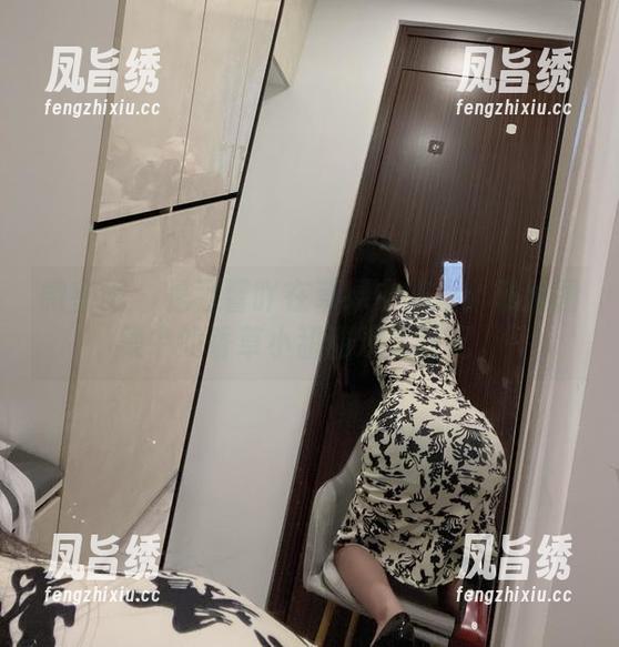微密圈 - 是可馨吖在草绿中撒欢：私拍图集中的香草小甜甜观察日记。