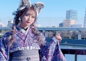 月城委员会最新写真：天使和恶魔其实很难选呢，哈哈！