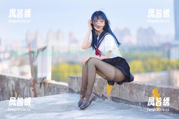 果咩酱w的长腿挑战，你以为只是一双腿？她可是亲自给你开cos课！