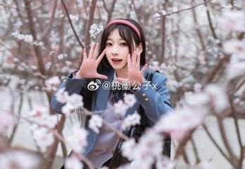 桃墨公子图集：家里的蕾姆正懒散发光，快来打卡！