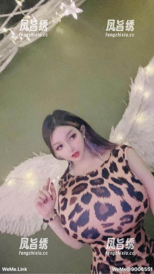 微密圈 - 突然对牛仔裤产生的向往，梦露veronica的图册里也许藏着我夏天的衣橱灵感。