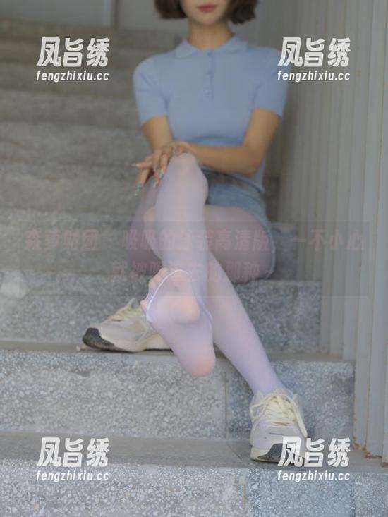 森萝财团 - 吸吸的泳装高清版，一不小心就被吸进去的那种～