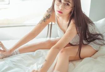 波萝社 - 一套完整的白丝，搭配小潘鼠的味道，既清新又若隐若现…好奇的猫又来了。