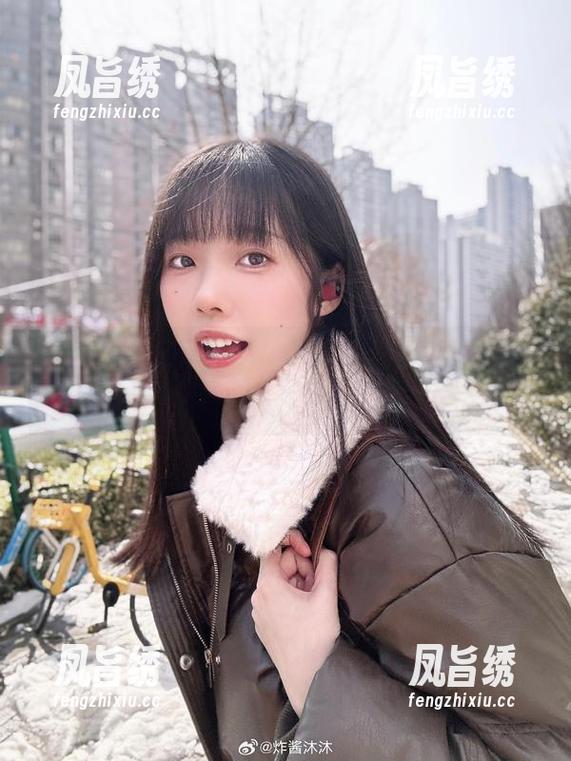 精选图集：炸酱沐沐一姐的肉丝，让人摸不到头脑。
