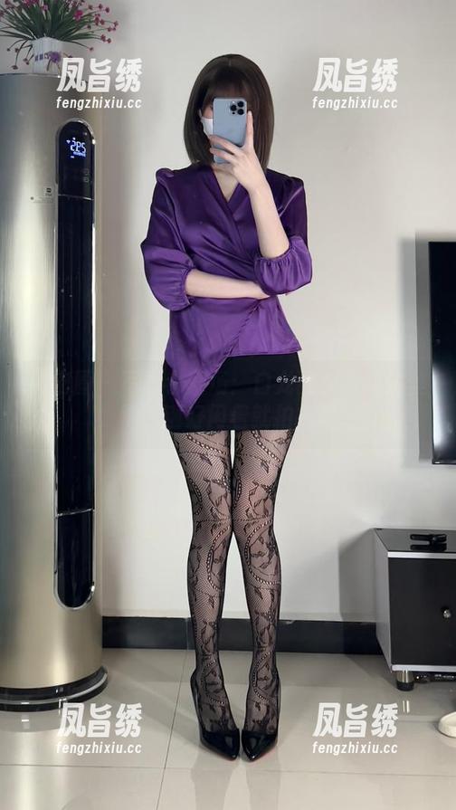 微密圈 - 写真小剧场：白龙猫女与蟒蛇丝袜，刚好闲着就拍拍吧