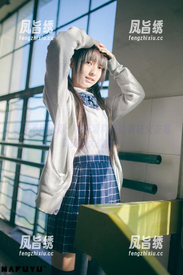 冬天不用沉闷：神乐坂真冬的裤袜女友写真美图大披露！