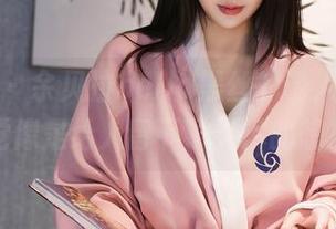 秀人网 - 余贝拉bella黑丝的诱人作品，感觉像是给人留下了无尽的想象…