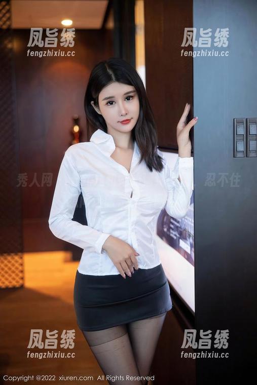 秀人网 - 十九九和她的清纯套图，忍不住想问这脸是怎么回事？