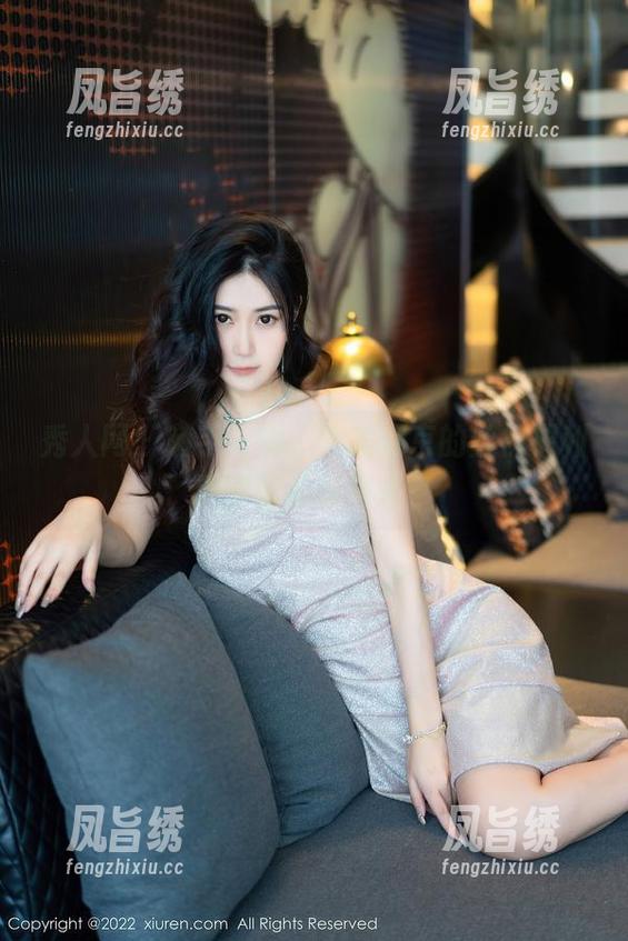秀人网 - 随手一翻，大美媚京的丝袜福利原图就扑面而来！