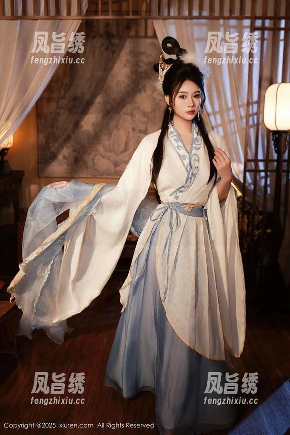 秀人网 - 想要心目中的老师吗？蓝夏眼镜作品集在此，资源也跟着画重点！