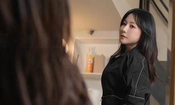 秀人网 - 香澄在东京的制服图集：免费穿越校园的心跳时光