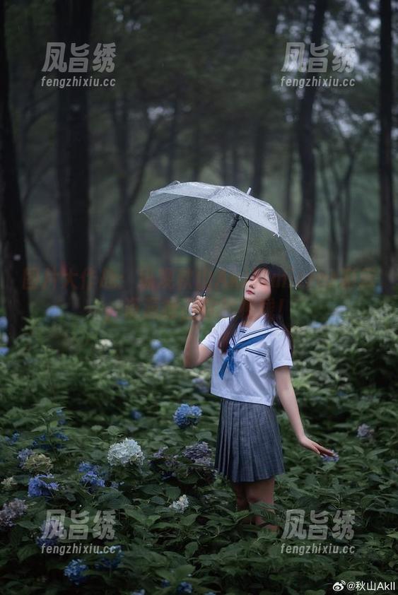 图片大作战：纵观秋山AkI的mirror彩云，资源抢占你的视线！